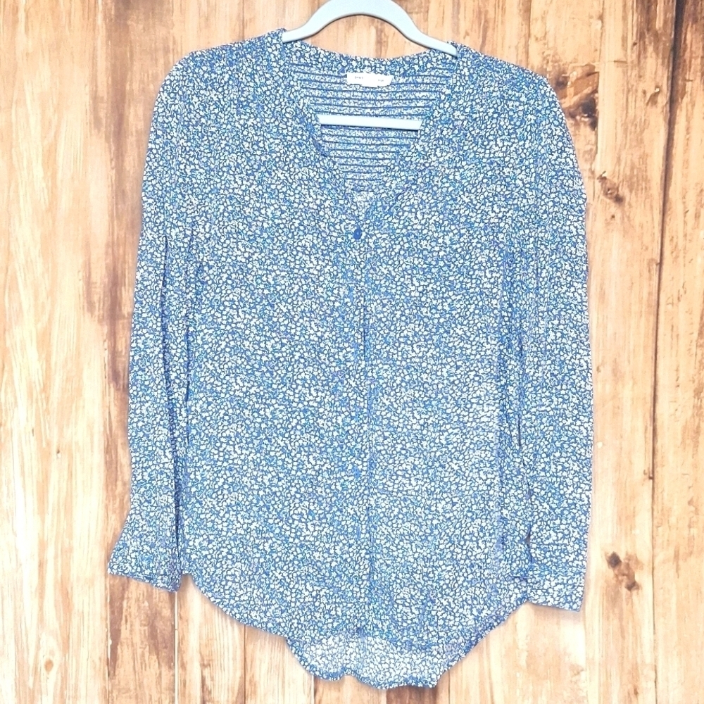 Beachlunchlounge BLUE FLORAL BUTTON DOWN MEDIUM